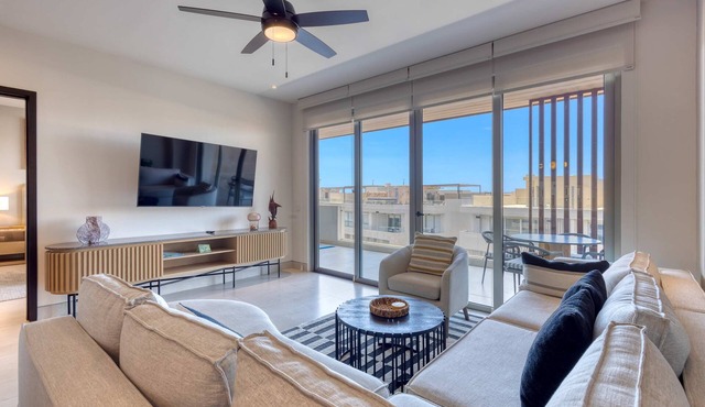 Luxury Cabo condo with multiple pools, pickleball, gym & rooftop