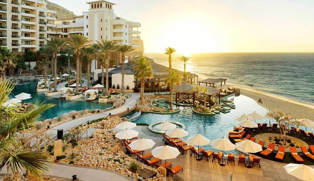 Luxury Christmas Week in Cabo - Beachfront Grand Solmar Land’s End - 1 BR Suite