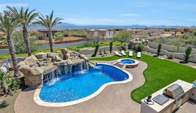 Luxury Estate, Sleeps 24 - Sonoran By HomeStakes