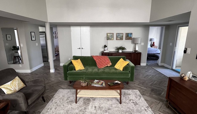 Luxury home near Super Bowl/Phoenix Open/Spring Training in Old Town Scottsdale
