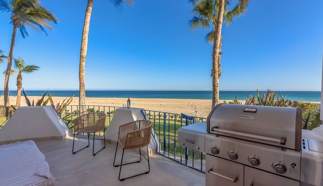 Luxury & Modern Ocean Front- On The Beach!