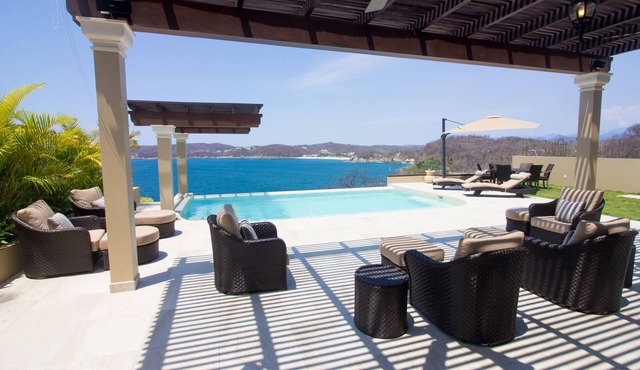 Luxury Oceanfront Villa with Infinity Pool