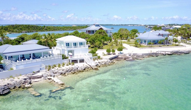 Luxury oceanfront 4BR · 2 protected docks · private gated compound in Marsh Harbour