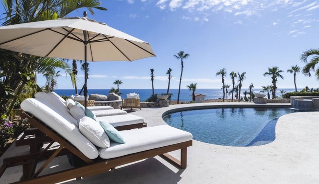 Luxury Palmilla Villa w/Swimmable Beach Access, Pool, Hot Tub & Ocean Views