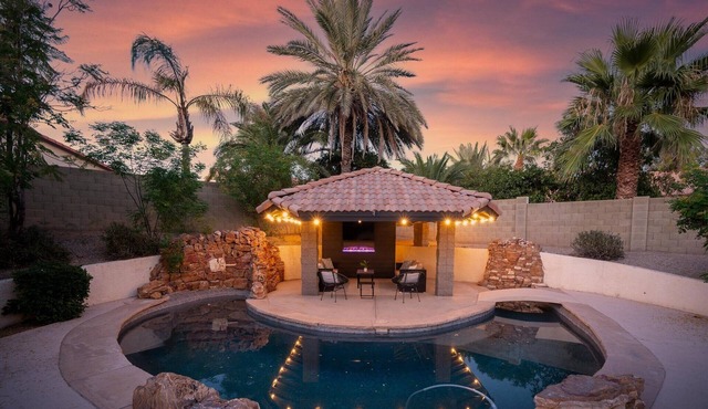 Luxury Pet Friendly Home: Sport Court, Pool & Hot Tub, Putting Green, Fire Pit