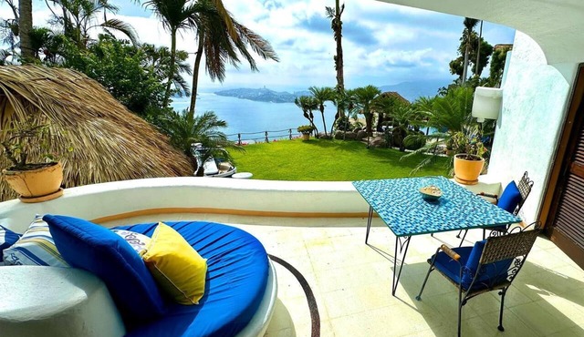 Luxury vacation villa Las Brisas, 8 Bedrooms, 18+persons, butlers, gourmet chef
