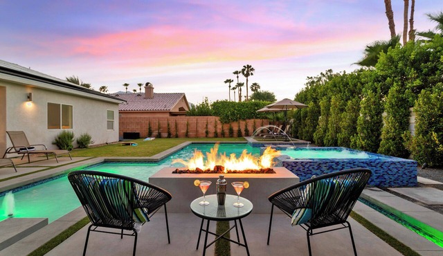 Luxury Villa, Perfect for Entertaining & Relaxing