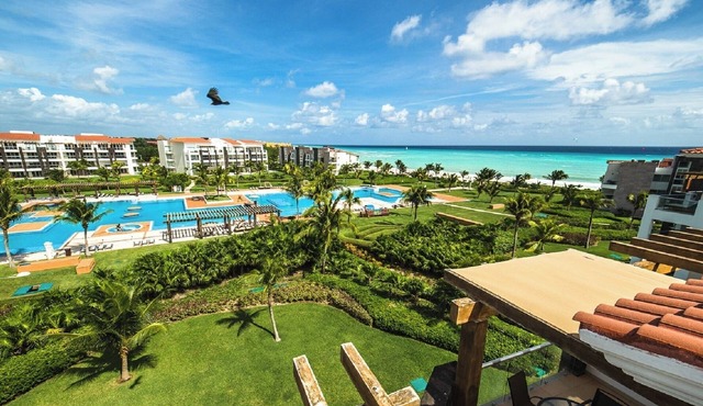 Magical PENTHOUSE, truly a hidden gem! Private beach, gym, spa and restaurants!