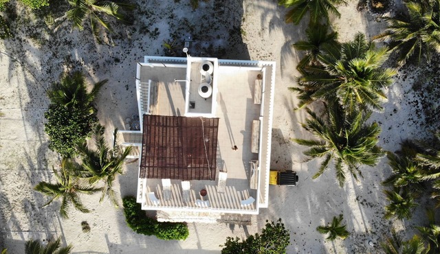 Mahi Mahi, Beachfront Apartment (6 guests), Level 3