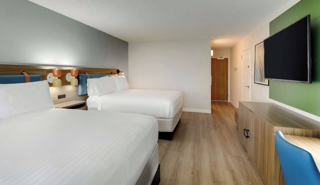 Make Your Trip More Enjoyable! Near Desert Vista Dog Park, Pets are Allowed