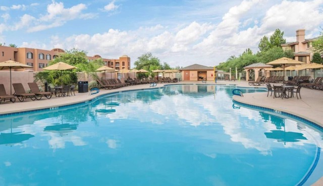 Make Your Trip More Enjoyable! Outdoor Pool, Kitchen, Onsite Parking!