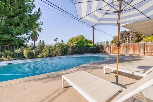 Marbella Lane - Cozy Modern Home w Relaxing Design & Pool