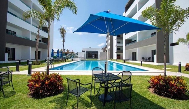 Marina Cerritos 310: Rooftop, Pools & Near Beach
