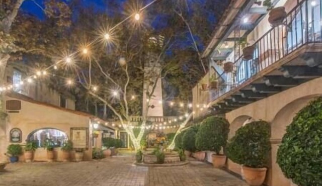 Marvelous 4-bedroom house in Tlaquepaque, Guadalajara next Forum Mall