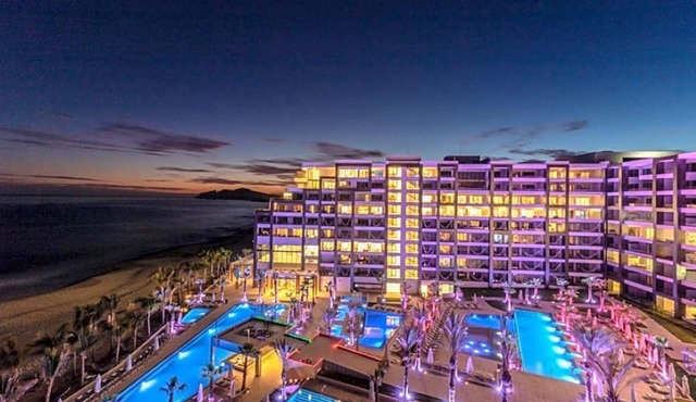 Marvelous hotel suites in Cancun with fitness room and AC,