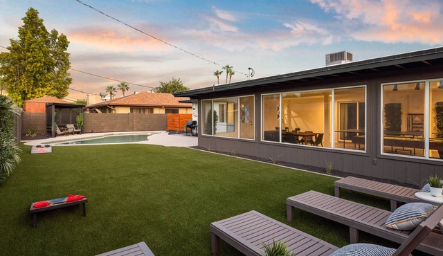 Mid-century Modern Scottsdale Home w/Heated Pool