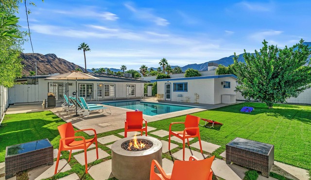 Mid-Century Mountain Paradise With Pool, Spa & Mountain Views