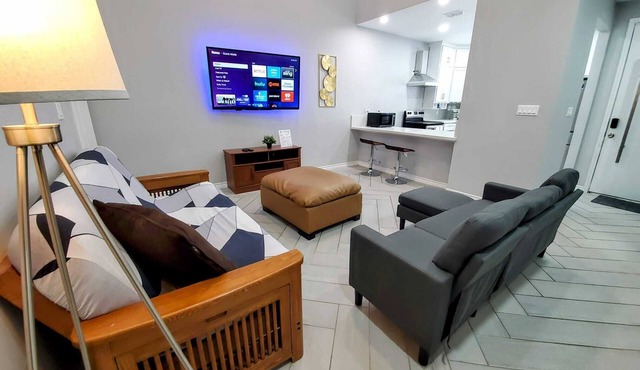 Miramar #2 - Modern & Spacious 3BD/3BA - WiFi