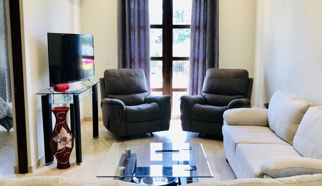 Modern 2 BDRM Condo with pool & hot tub in heart of Todos Santos