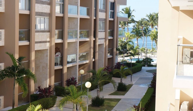 Modern 2 Bed 2 Bath apartment in Playa Nueva Romana - Beach, PGA Golf and Pools
