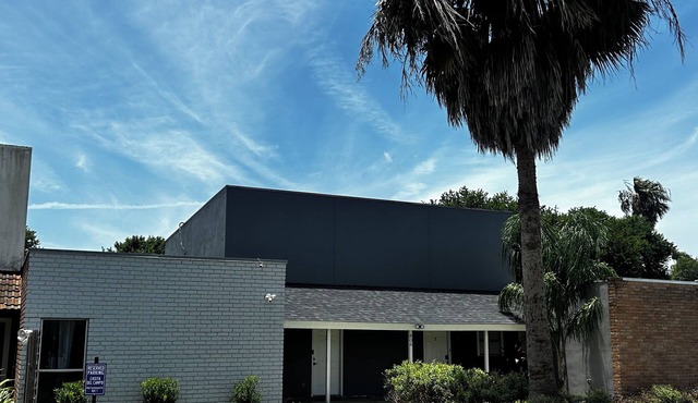 Modern 2 BR CONDO GOLF COURSE POOL GYM :NEAR SPACE X LNG & SOUTH PADRE ISLAND .