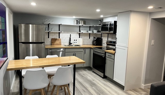 Modern 2bd Getaway Walk to Metro Free Parking in Silver Spring