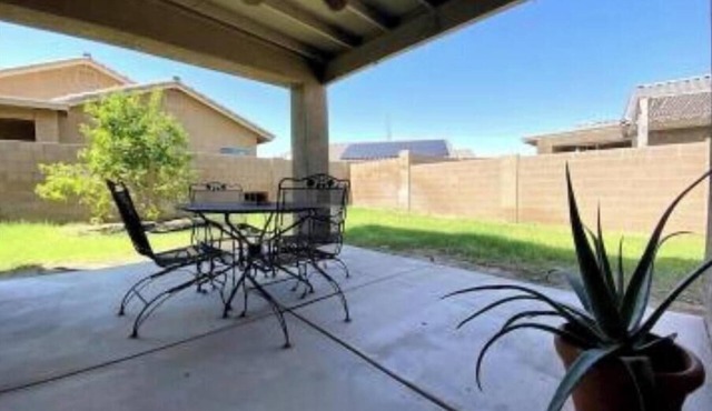 Modern 3-bed Oasis: King Suite & 2 queen