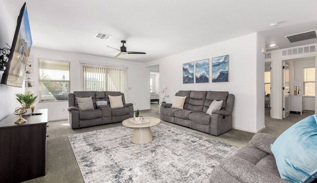 Modern 3BR 2BA Home Near Westgate & Luke AFB