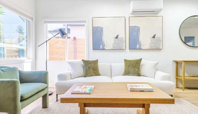 Modern 5BR Mid-City Retreat
