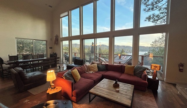 Modern 6 bedroom retreat, stunning lake views, close to village!
