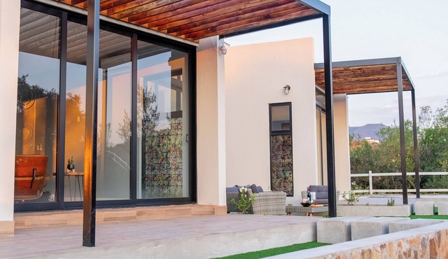 Modern and beautiful full new home for up to 8 people in Valle de Guadalupe