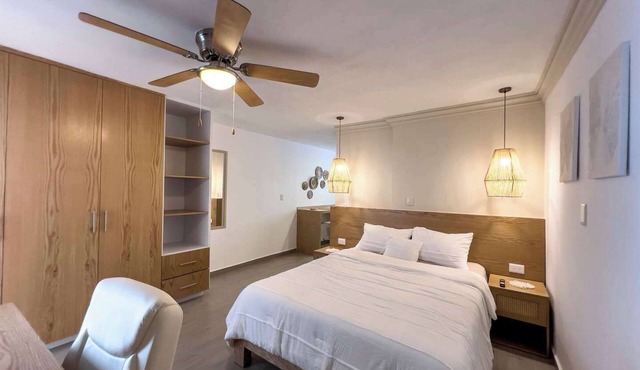 Modern Apt with Workspace in Central Queretaro