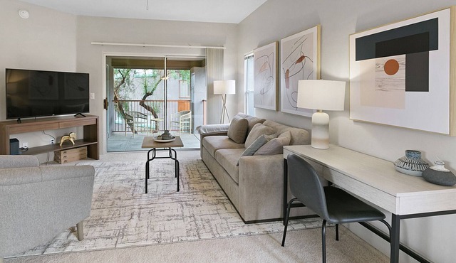 Modern Apartment in Prime Location (ID4677X14)
