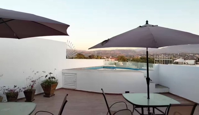 Modern Apartment with Balcony, Terrace and Jacuzzi