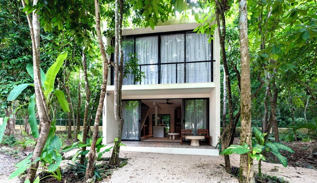 Modern Bacalar Lagoon Villa w/Private Dock+Vistas