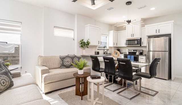 Modern Comfort |Brand New Apartment |Walk to Shops
