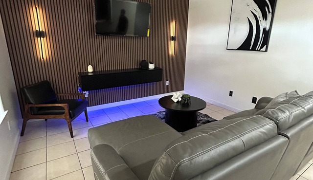 Modern Comfort/Remodeled 3-Bed, 2-Bath Retreat