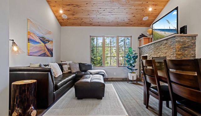 Modern Condo - EV Charger - SM 301 by Bear Valley Vacation Rentals