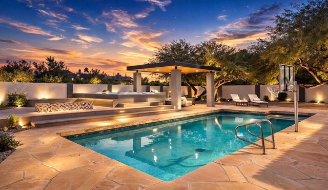 Modern estate w/heated pool & outdoor kitchen