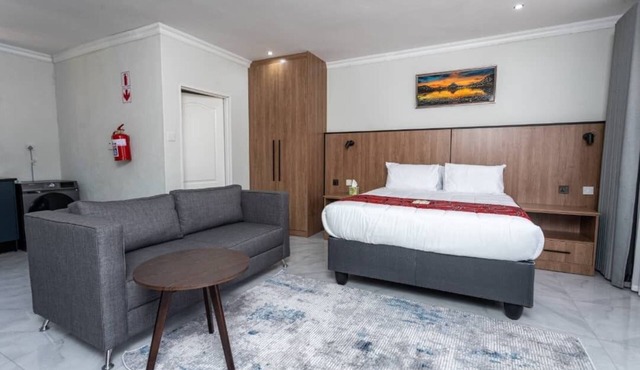 Modern Executive Studio, Wi-Fi,Smart TV, Washer-Dryer, Equipped Kitchen, Parking