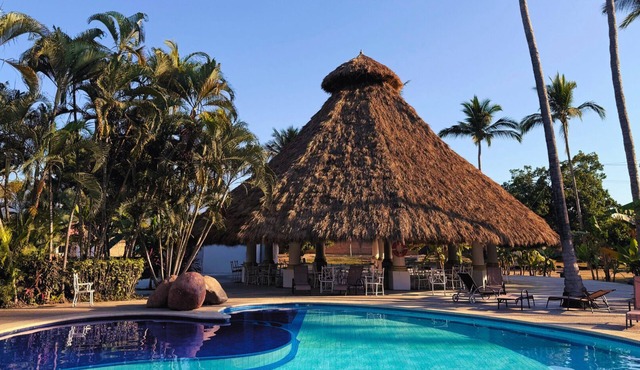 Modern Glamping w Pool, A/C, Wi-Fi & Private Patio Near Beach Puerto Vallarta