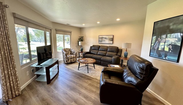Modern Golf Condo at Blacklake - Fairway View - Walk to Pro Shop