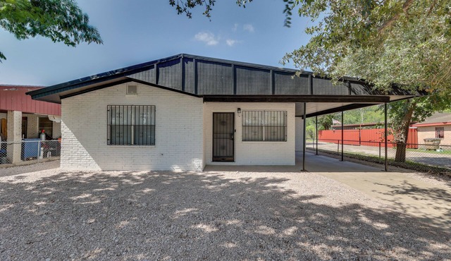 Modern Home in Edinburg: Half-Mi Walk to UTRGV!
