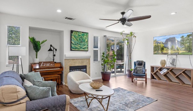 Modern Home Prime Location Loaded With Extras