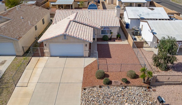 Modern home, with patio, near river and low cleaning fee