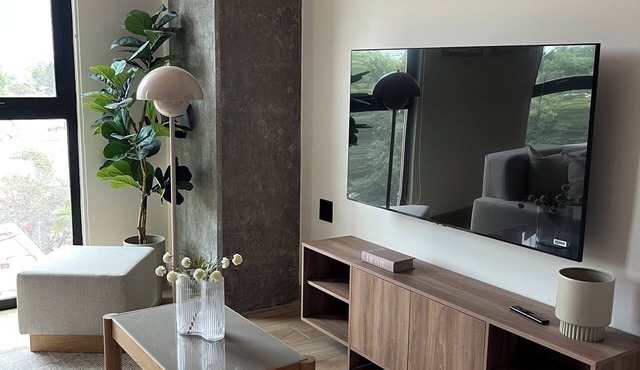 Modern luxury apartment one block from Expo Gdl - World Cup visitors welcome!