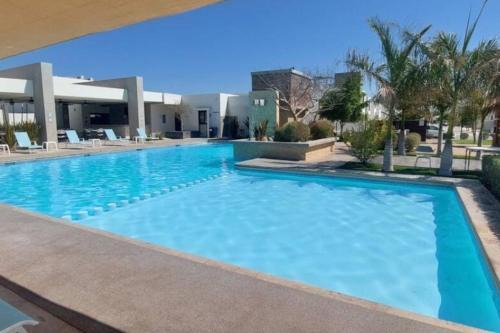 Modern Oasis with Pool