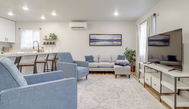 Modern & Pet-Friendly! Northern Colorado Retreat in Severance
