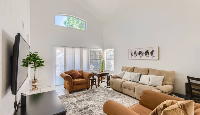 Modern Spacious 3 BR home W/Pool and Games
