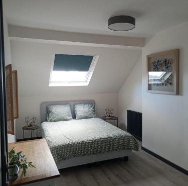 Modern Triplex 140m2 - 4 bedrooms, 1 living room & 2 bathrooms - 8 people in Brussels city
